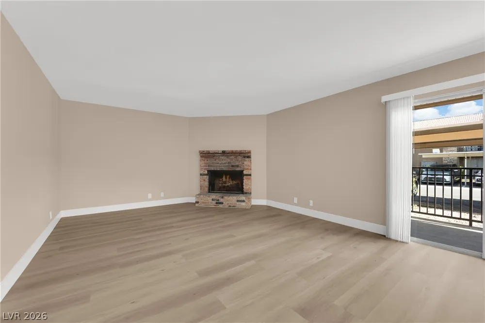 5386 River Glen Drive #349 Las Vegas, NV 89103
