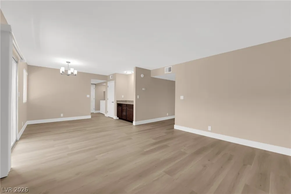 5386 River Glen Drive #349 Las Vegas, NV 89103