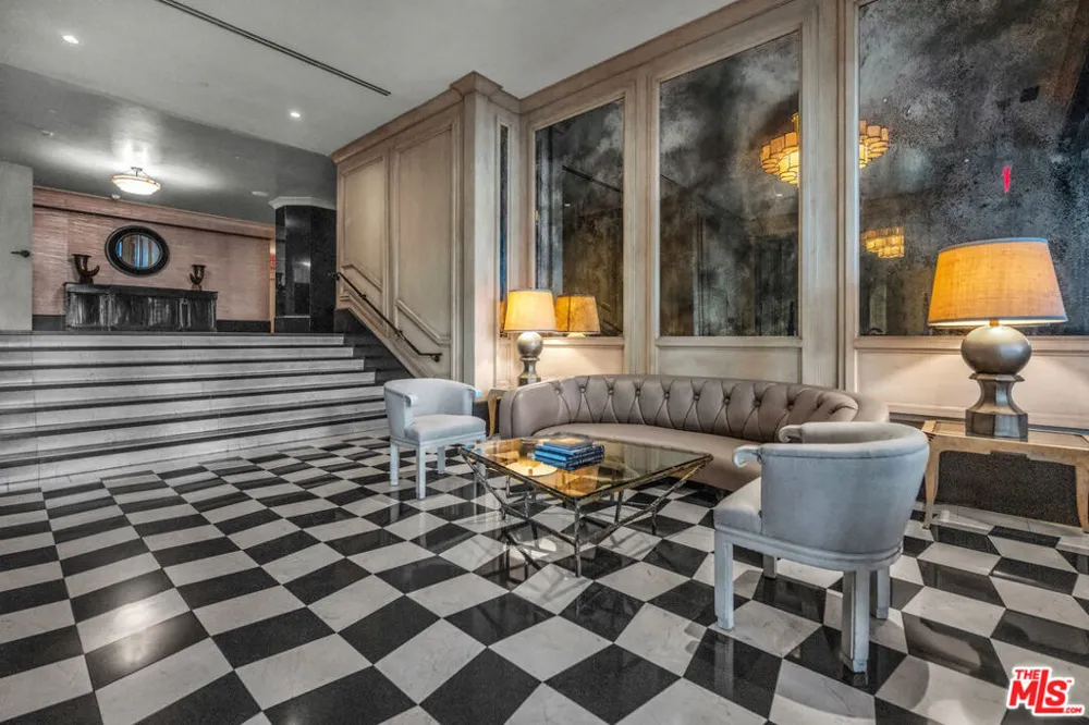1645 Vine Street #402 Los Angeles, CA 90028