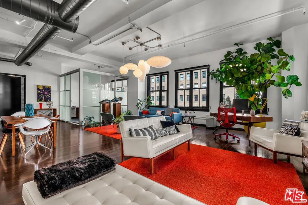 1645 Vine Street #402 Los Angeles, CA 90028