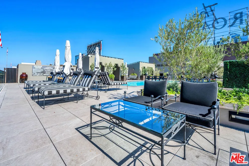 1645 Vine Street #402 Los Angeles, CA 90028