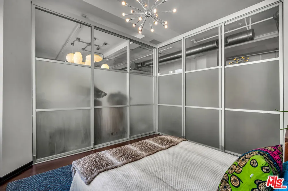 1645 Vine Street #402 Los Angeles, CA 90028