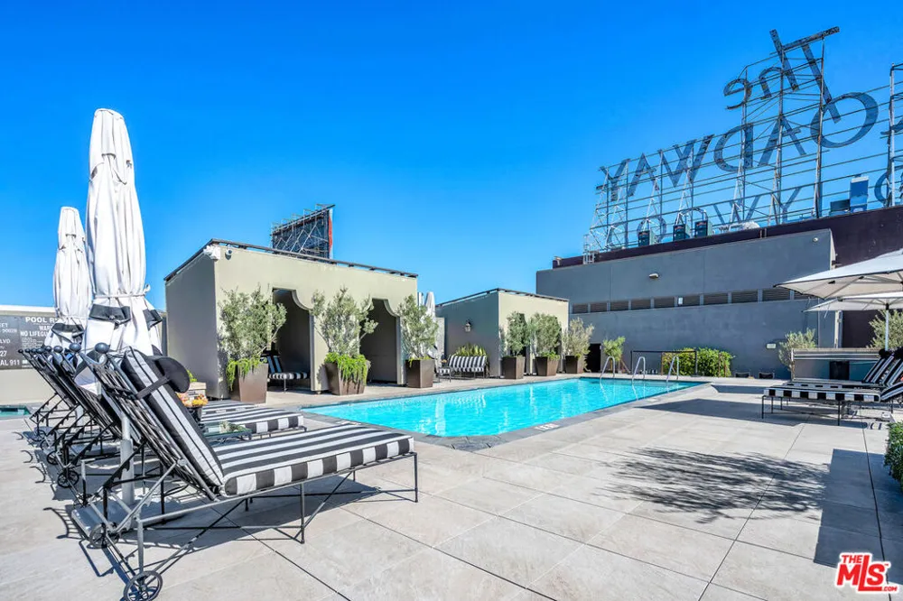 1645 Vine Street #402 Los Angeles, CA 90028