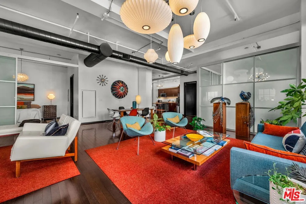 1645 Vine Street #402 Los Angeles, CA 90028