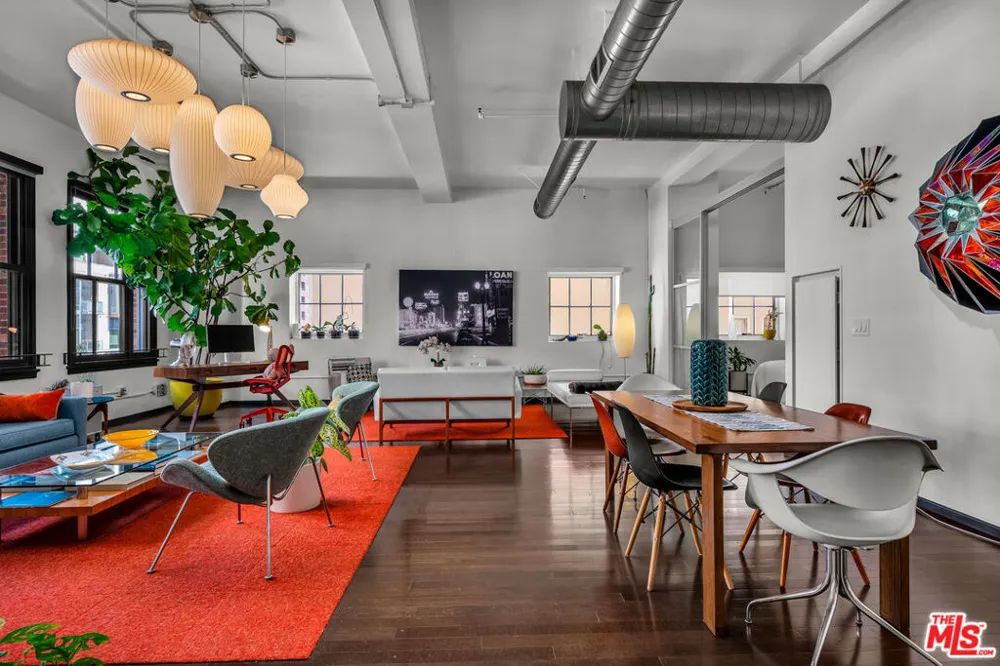 1645 Vine Street #402 Los Angeles, CA 90028