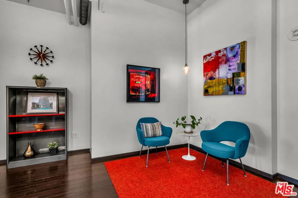 1645 Vine Street #402 Los Angeles, CA 90028
