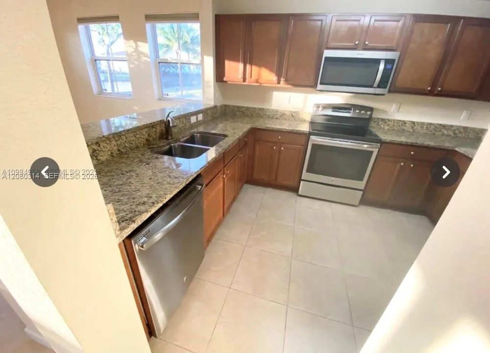 8650 97 Ave #108 Doral, FL 33178