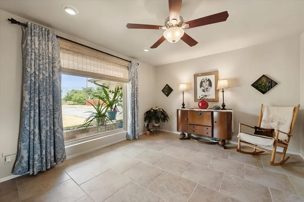 1032 E Enon Avenue Everman, TX 76140