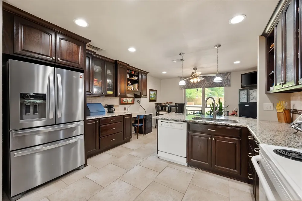 1032 E Enon Avenue Everman, TX 76140