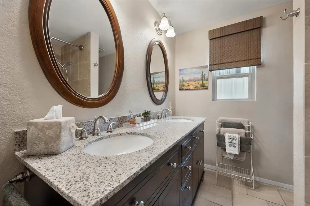 1032 E Enon Avenue Everman, TX 76140