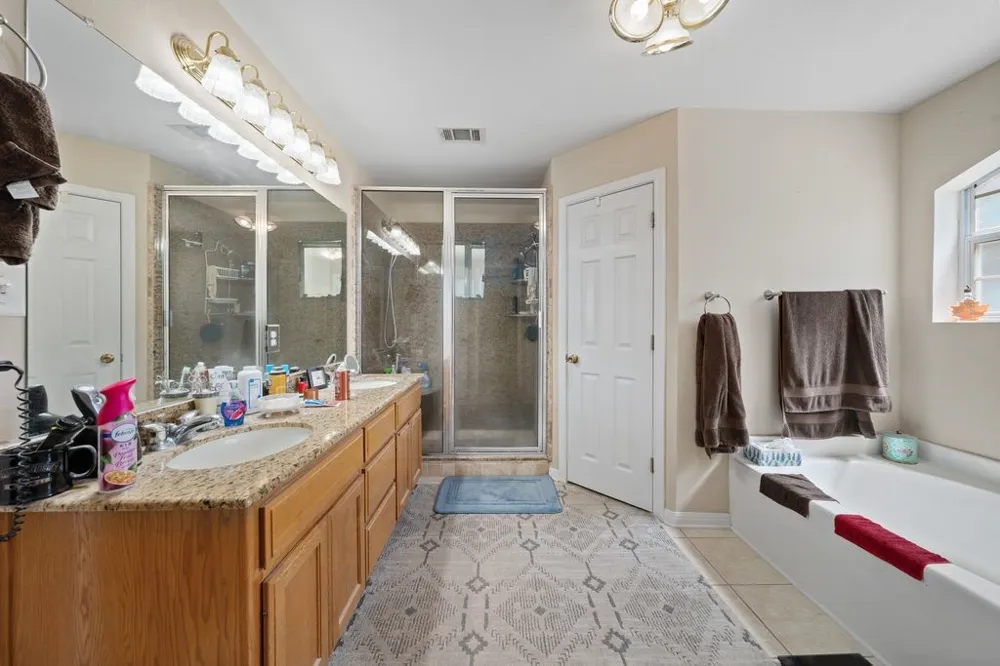 105 Topaz Circle Hewitt, TX 76643