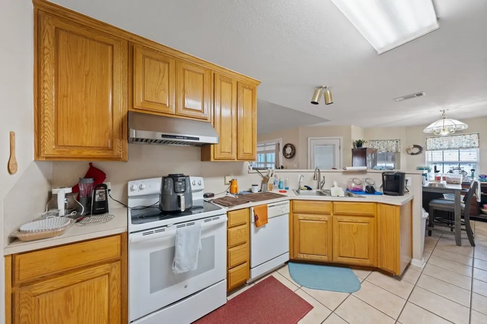 105 Topaz Circle Hewitt, TX 76643