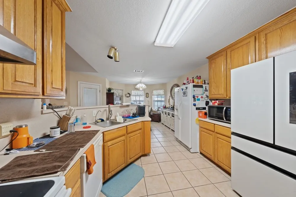 105 Topaz Circle Hewitt, TX 76643