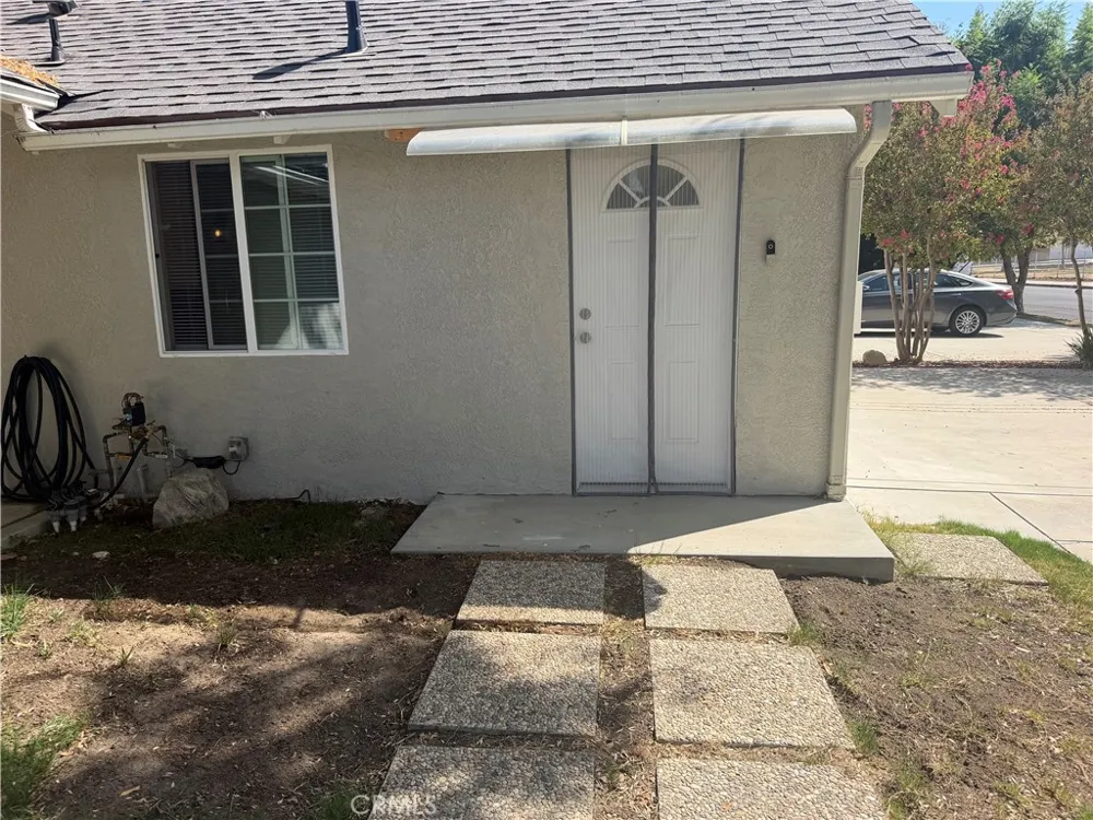 10530 Rubio Avenue #1/2 Granada Hills, CA 91344
