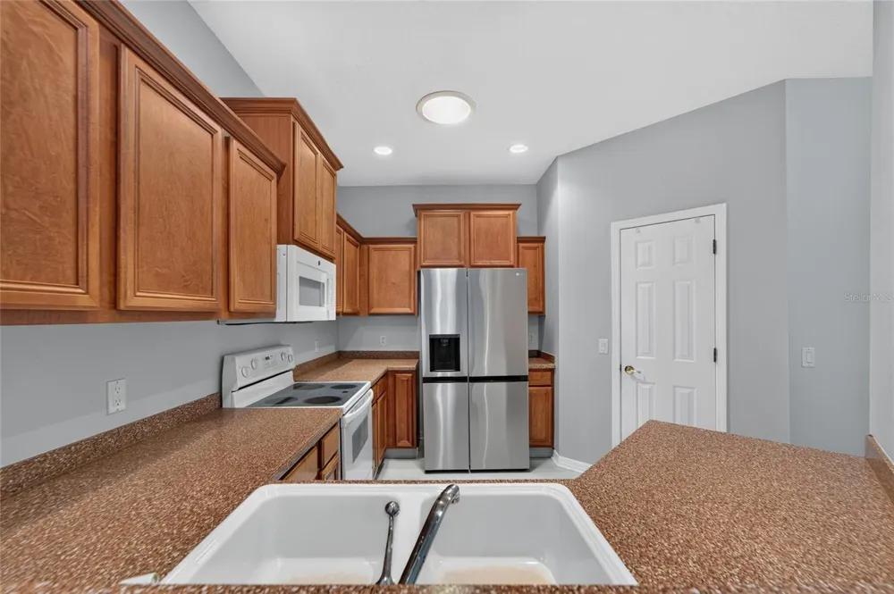 1113 SAVANNAH LANDINGS AVENUE Valrico, FL 33596