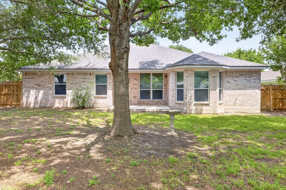 1604 Prickly Pear Street Lockhart, TX 78644