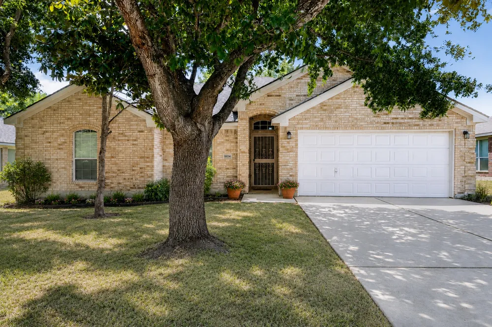 1604 Prickly Pear Street Lockhart, TX 78644
