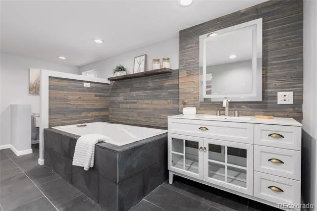 9525 W 11th Avenue Lakewood, CO 80215