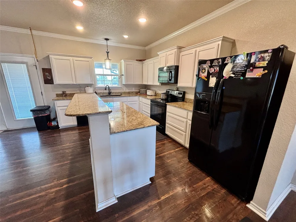 3740 CR 127 Gatesville, TX 76528