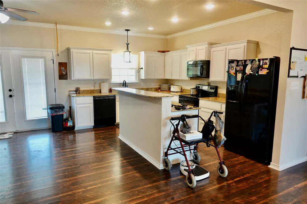 3740 CR 127 Gatesville, TX 76528