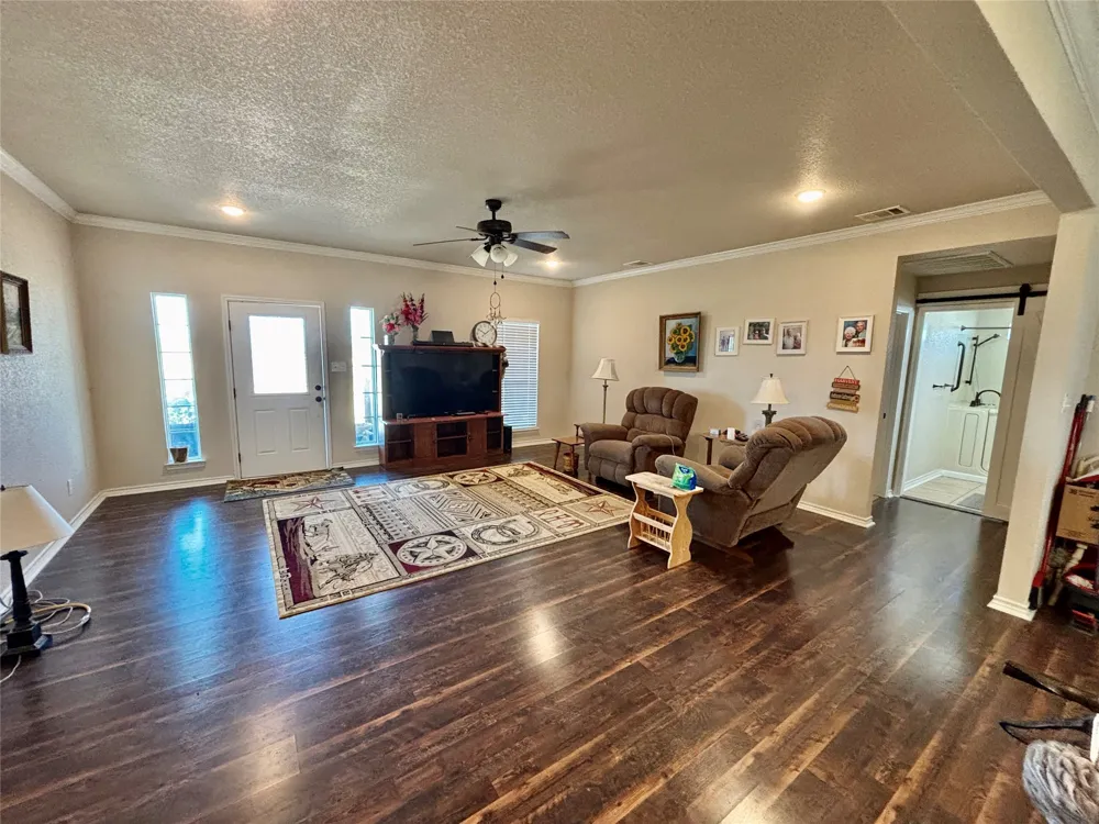 3740 CR 127 Gatesville, TX 76528