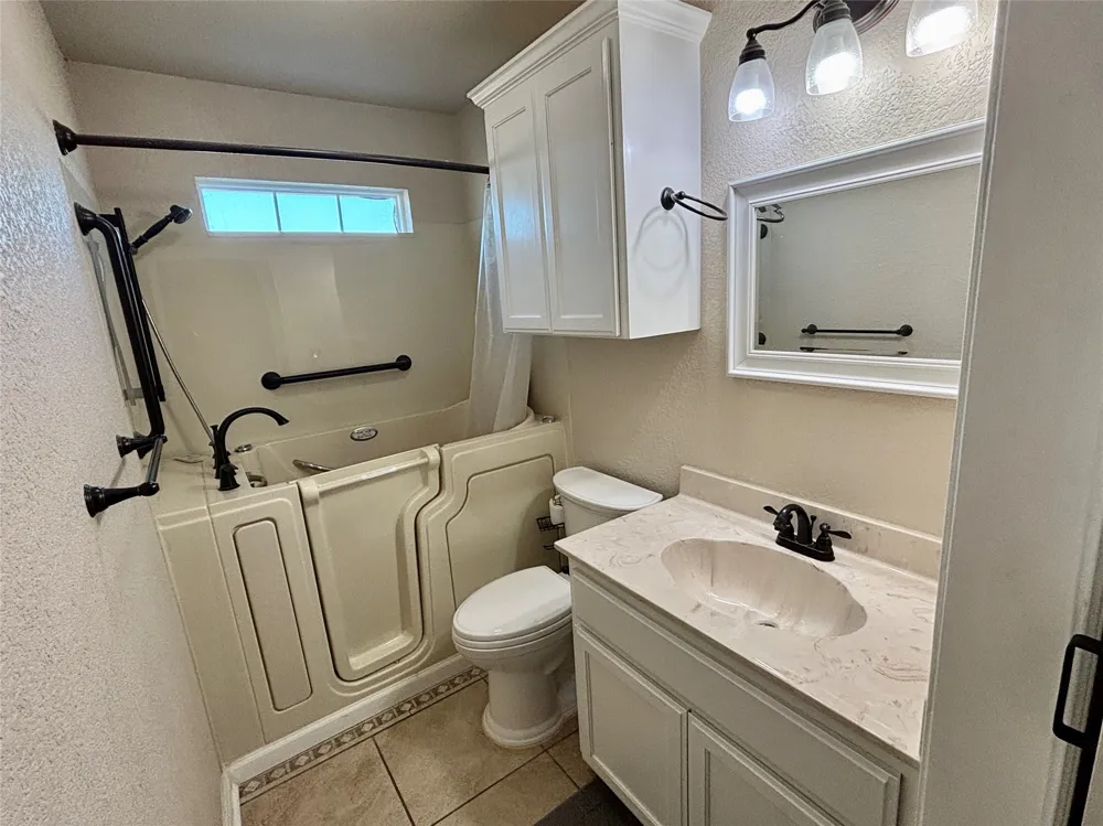 3740 CR 127 Gatesville, TX 76528