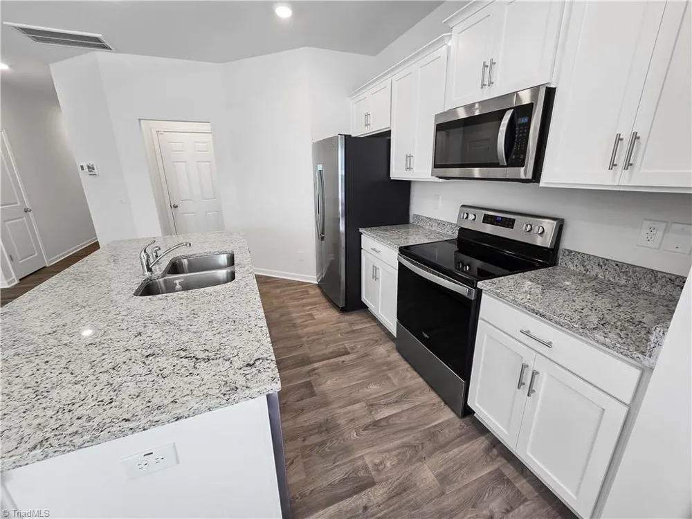 1108 Evelynnview Lane Kernersville, NC 27284