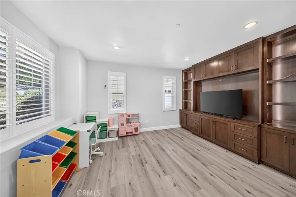 15 E Alegria Sierra Madre, CA 91024