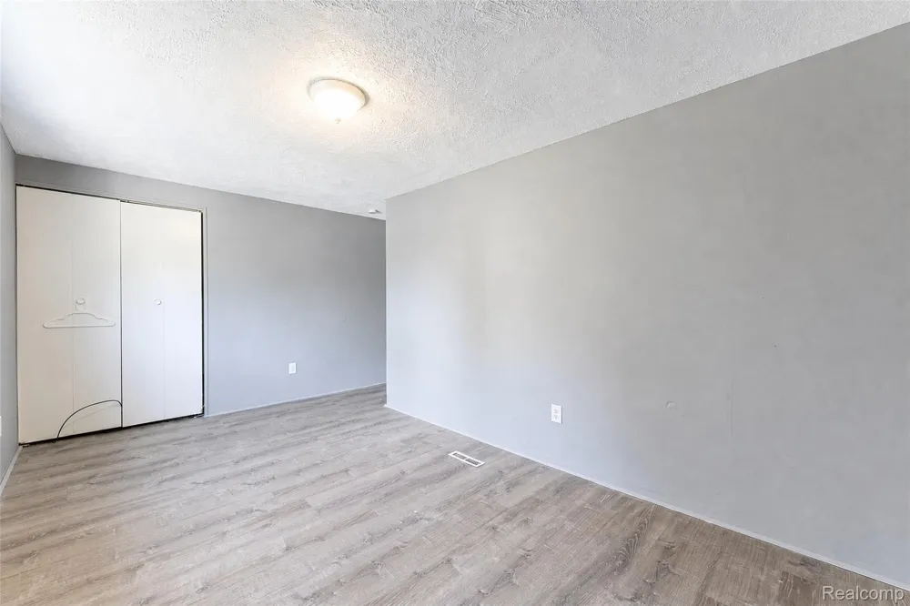 26137 Superior Road Taylor City, MI 48180