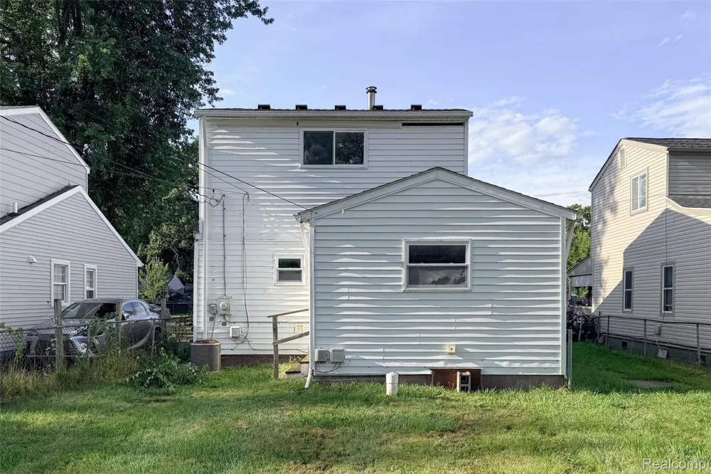 26137 Superior Road Taylor City, MI 48180
