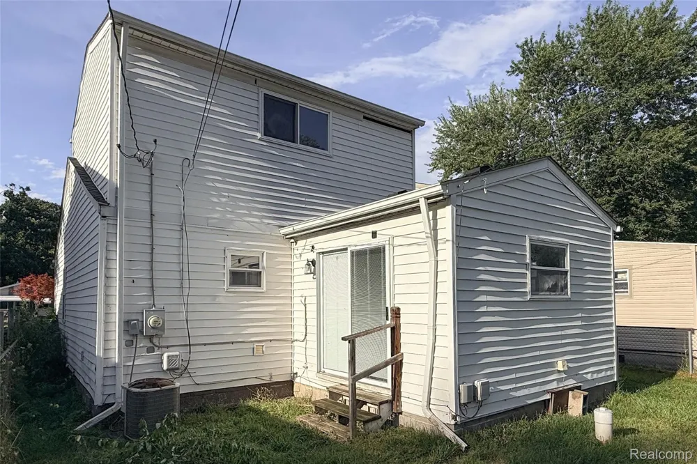 26137 Superior Road Taylor City, MI 48180