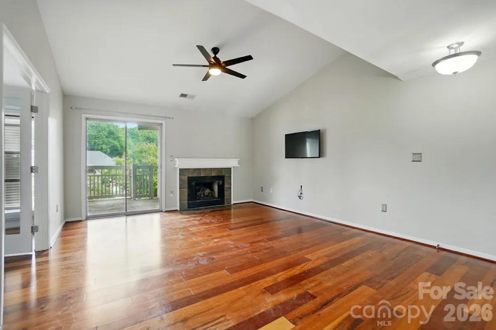 5007 Sharon Road Charlotte, NC 28210