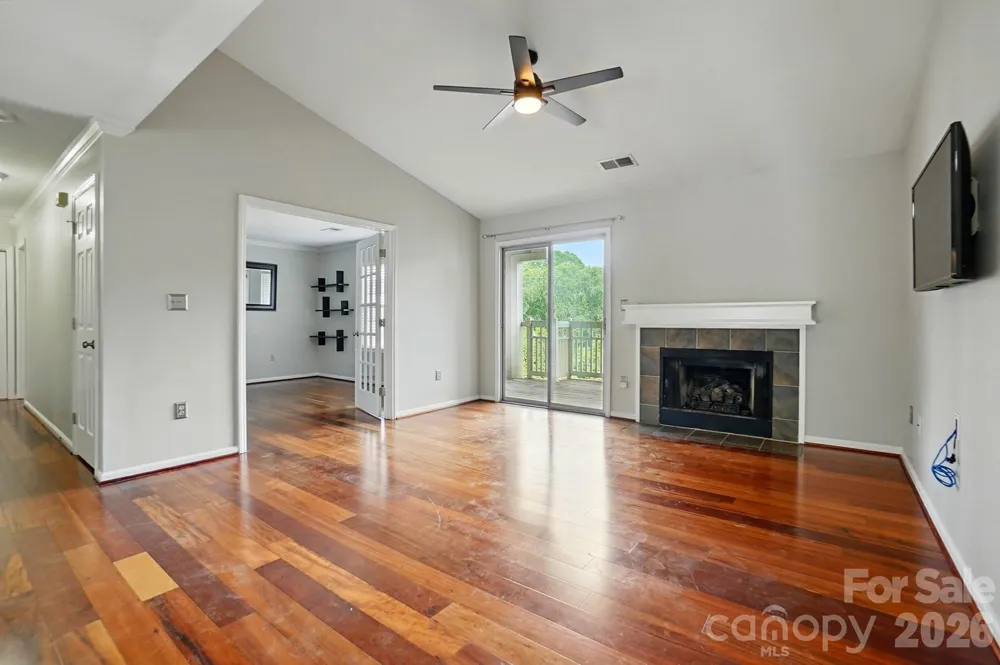 5007 Sharon Road Charlotte, NC 28210