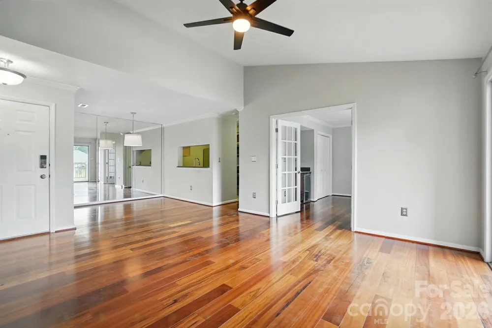 5007 Sharon Road Charlotte, NC 28210