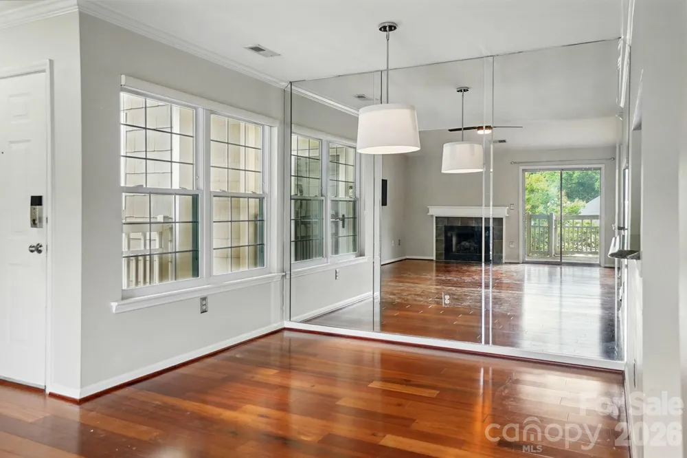 5007 Sharon Road Charlotte, NC 28210