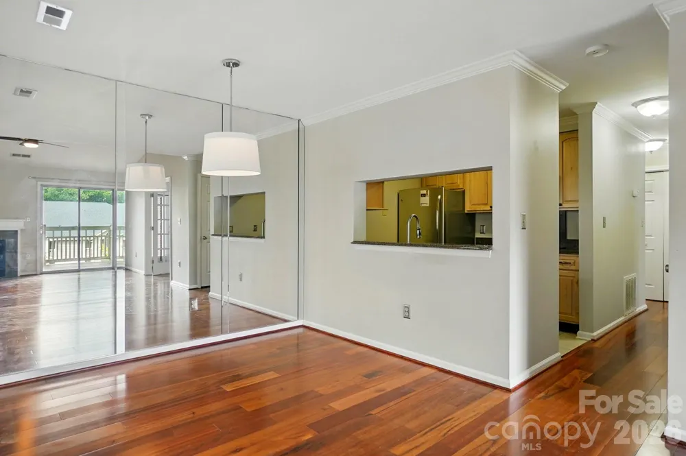 5007 Sharon Road Charlotte, NC 28210