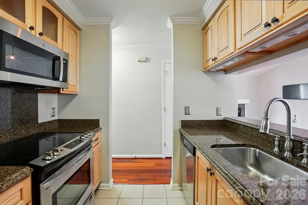 5007 Sharon Road Charlotte, NC 28210
