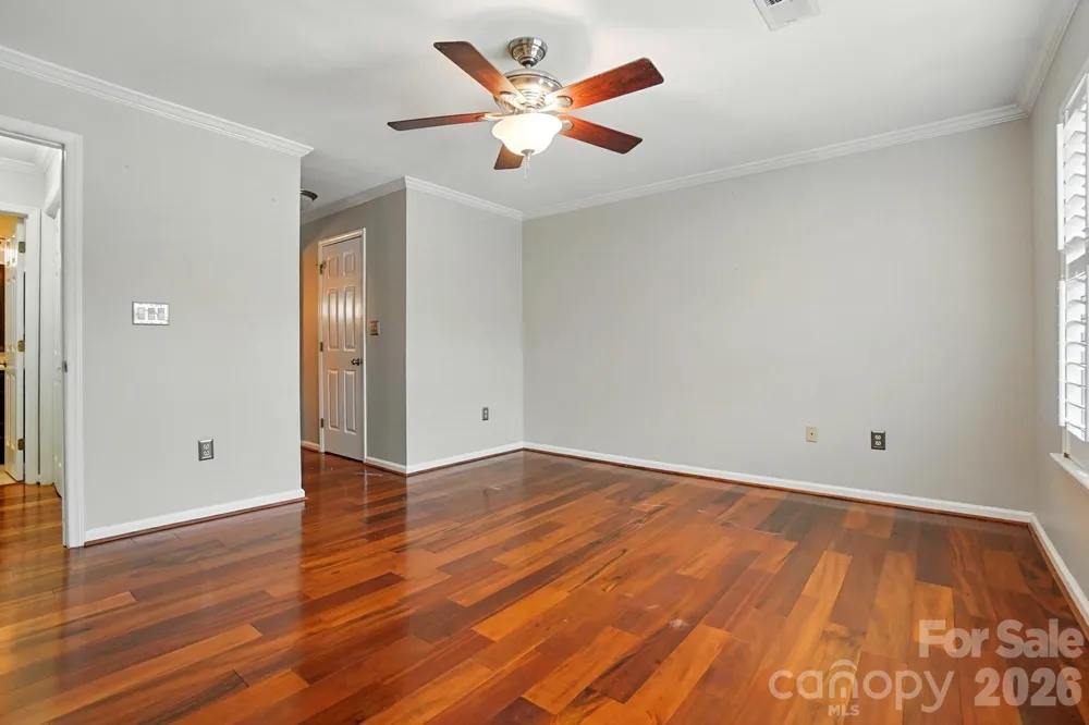 5007 Sharon Road Charlotte, NC 28210