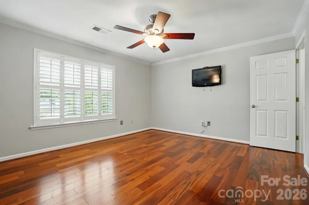 5007 Sharon Road Charlotte, NC 28210