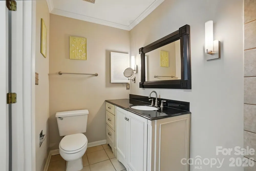 5007 Sharon Road Charlotte, NC 28210