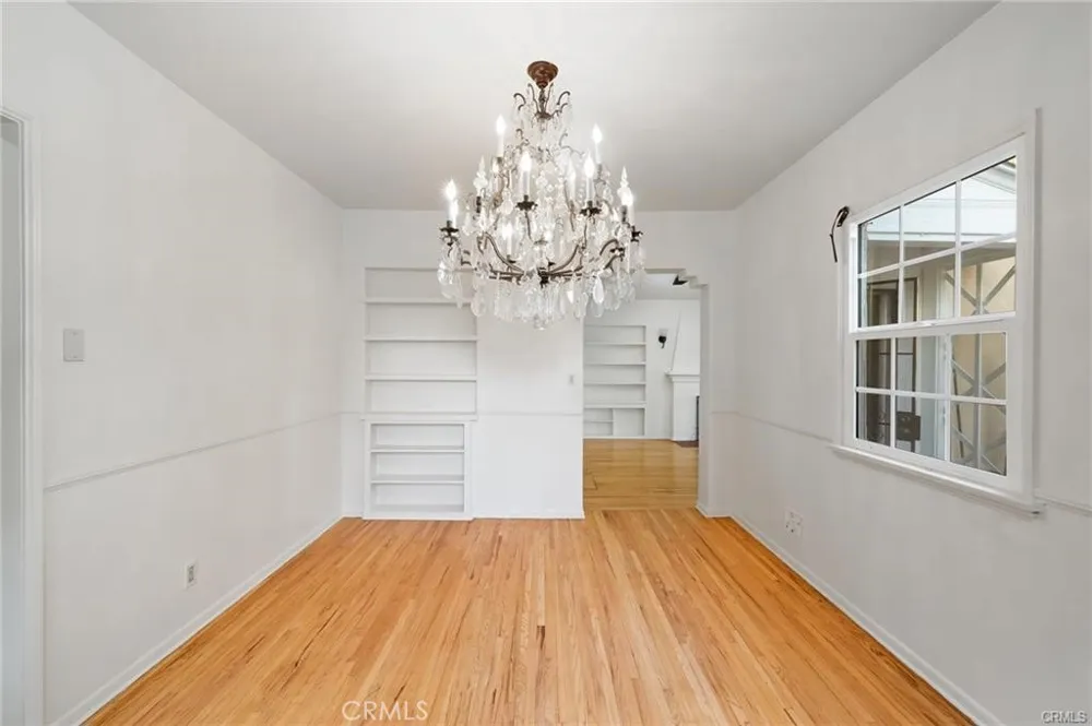 1283 S Dunsmuir Los Angeles, CA 90019