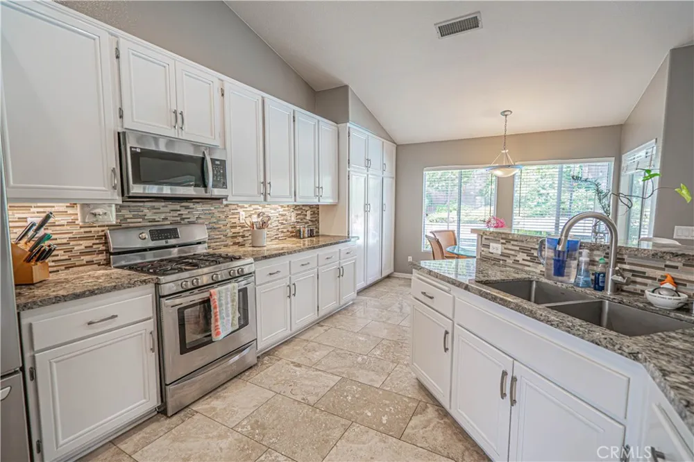 42319 Camden Way Lancaster, CA 93536