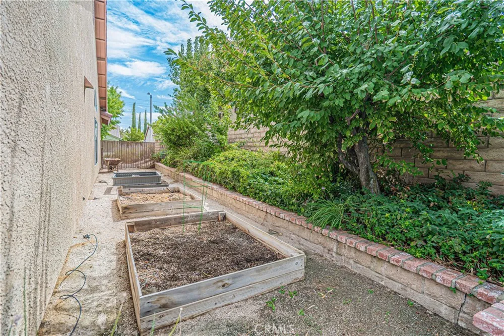 42319 Camden Way Lancaster, CA 93536