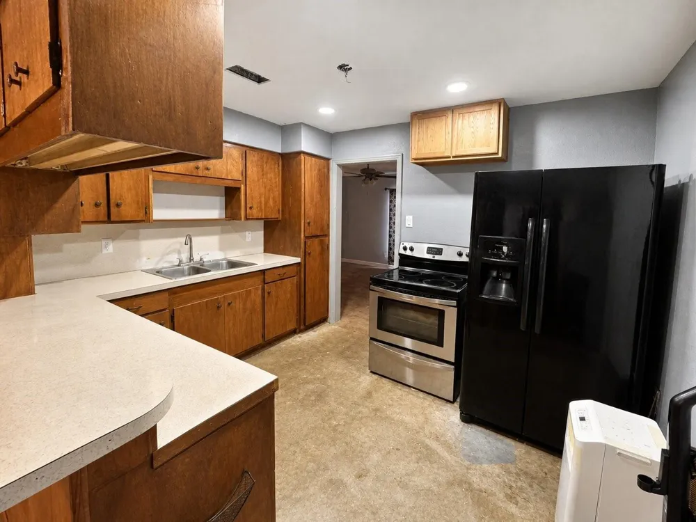 1101 Southampton Dr Angleton, TX 77515
