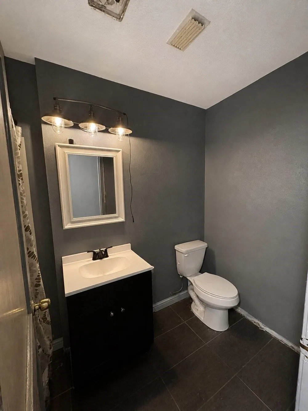 1101 Southampton Dr Angleton, TX 77515