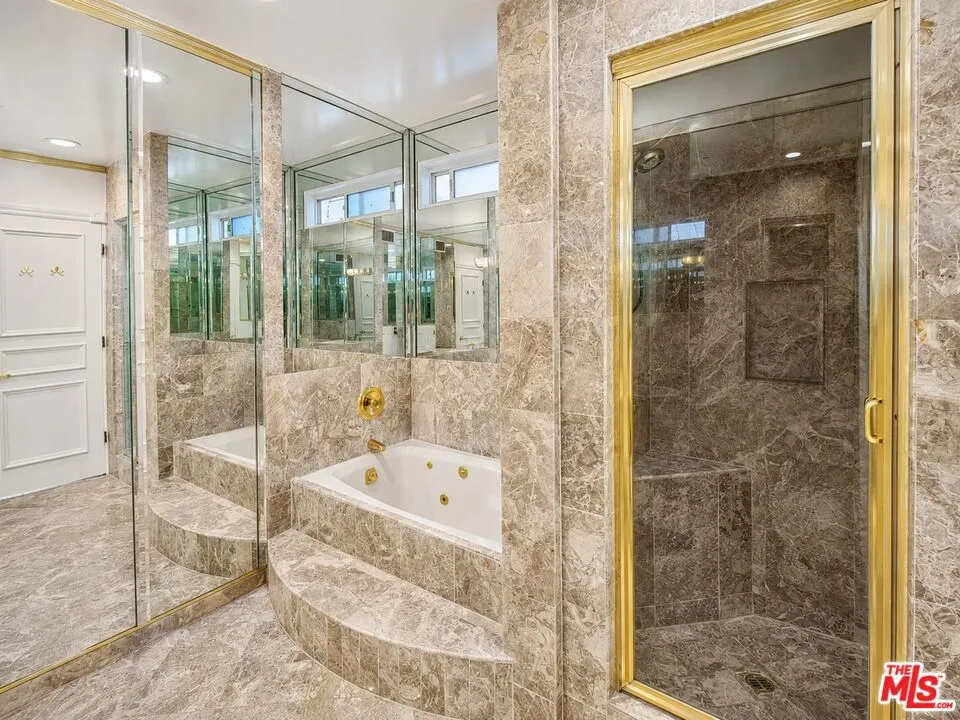 342 Palm Drive #201 Beverly Hills, CA 90210