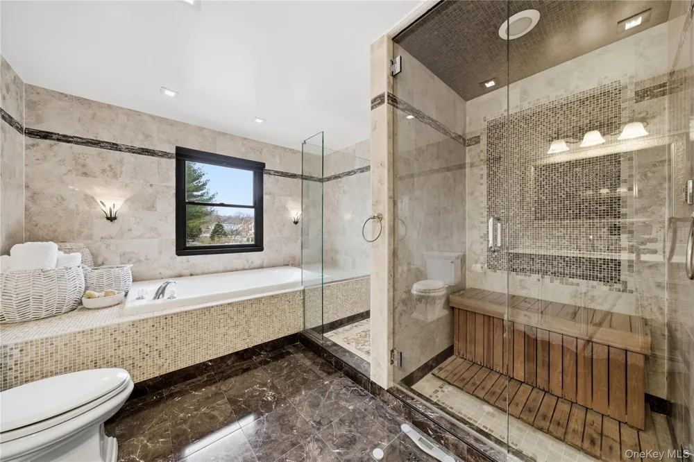 17 Garfield Place Roslyn Heights, NY 11577
