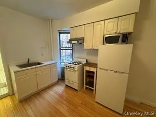 61 Mott Street New York (Manhattan), NY 10013