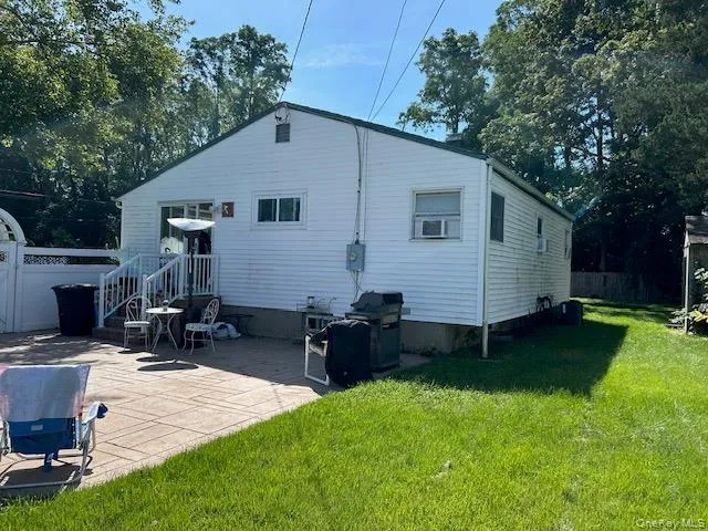 8 Durst Drive Selden, NY 11784