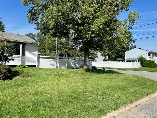 8 Durst Drive Selden, NY 11784